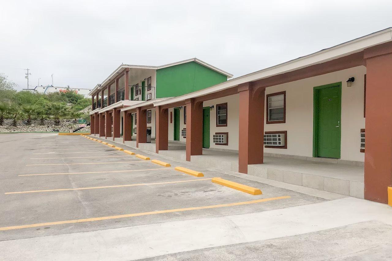 Capital O Palms Hotel, Acuna Ciudad Acuña 외부 사진