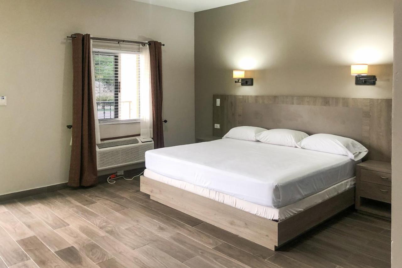 Capital O Palms Hotel, Acuna Ciudad Acuña 외부 사진