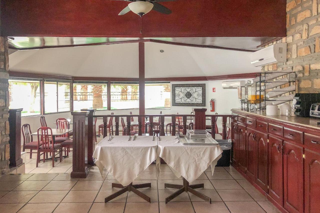 Capital O Palms Hotel, Acuna Ciudad Acuña 외부 사진