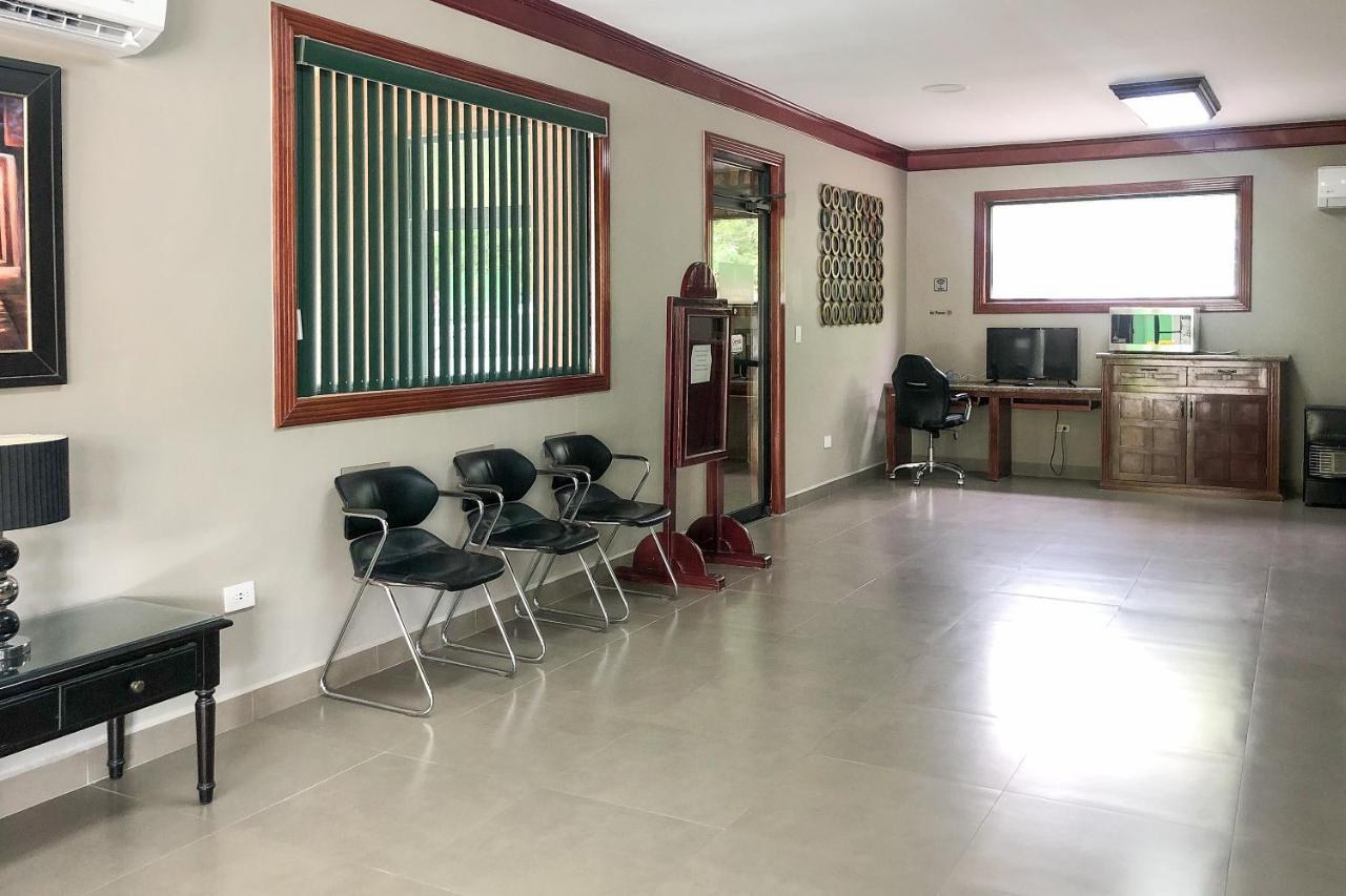 Capital O Palms Hotel, Acuna Ciudad Acuña 외부 사진