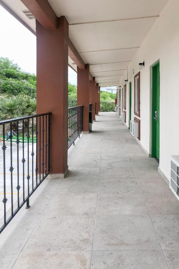 Capital O Palms Hotel, Acuna Ciudad Acuña 외부 사진